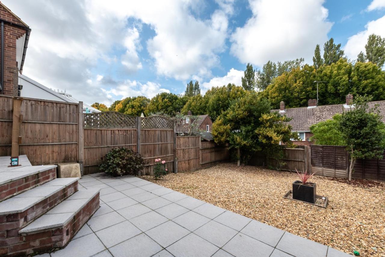 3 Bedrooms House Ideal For Long Stays! Southampton Exterior foto